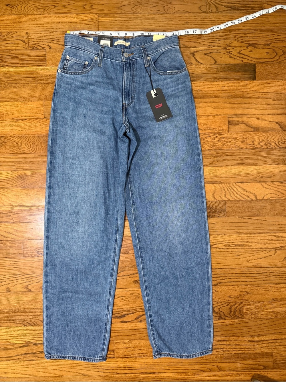Levi’s Baggy Dad Women Jeans 26 x 32 NWT